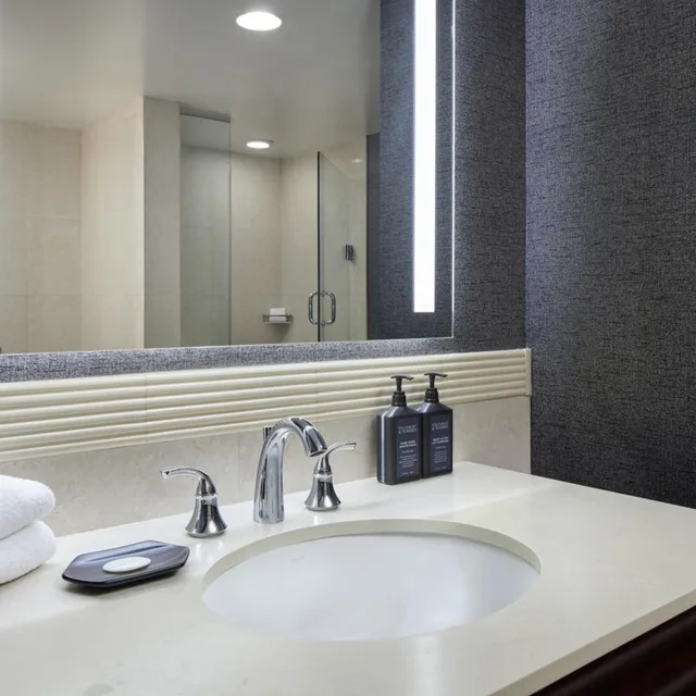 غرفة بسريرين كوين، Sheraton Valley Forge King of Prussia 3/10