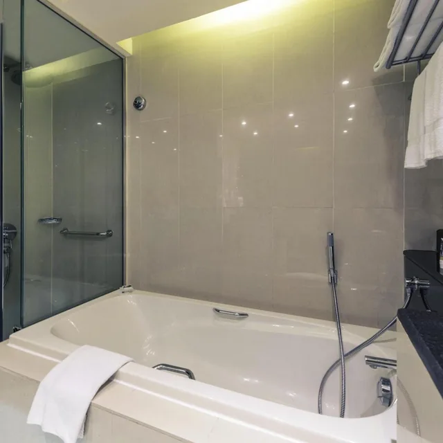 غرفة عائلية بسرير مزدوج، Mercure Gold Hotel Jumeirah By Accor 1/9