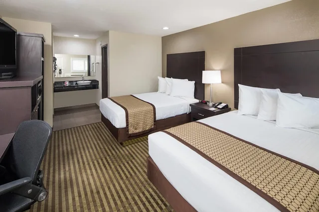 غرفة بسريرين مزدوجين، Days Inn By Wyndham El Centro 1/10