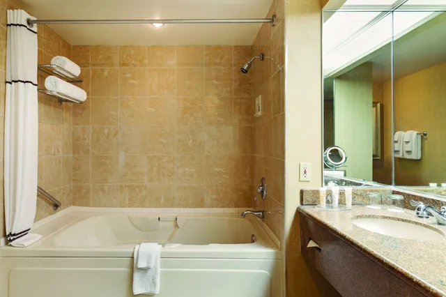 Renovated, Premium, King Bed, River View، Horseshoe Bossier City - A Caesars Rewards Destination 8/10