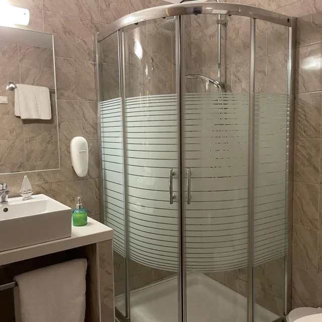 غرفة ثلاثية، Voula Hotel 10/10