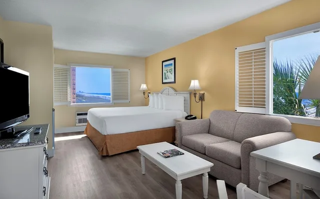 Standard, King Bed, Sofa, Small, Best Western Ocean Sands Beach Resort 3/4