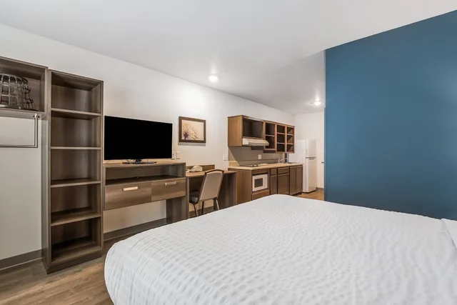 غرفة بسرير كوين لذوي الإعاقة، WoodSpring Suites Chicago Midway 2/5