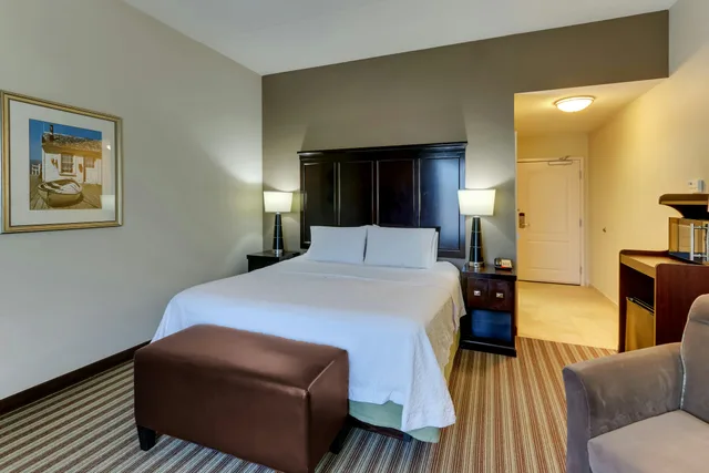 غرفة قياسية بسرير كينج، Hampton Inn & Suites Swansboro Near Camp Lejeune, NC 1/6