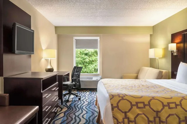 غرفة قياسية بسرير كينج، Baymont By Wyndham Georgetown 1/7
