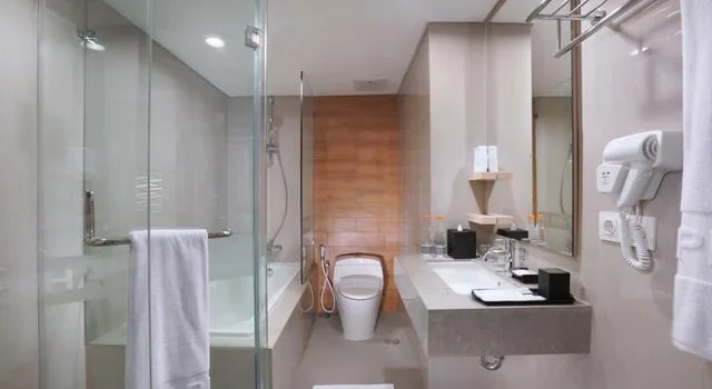 Suite, Harper MT Haryono by ASTON 3/3