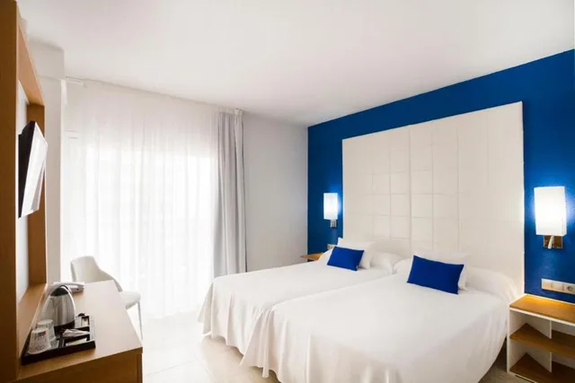Room, Triple, Lateral Side Sea View, Ibersol Torremolinos Beach 3/10