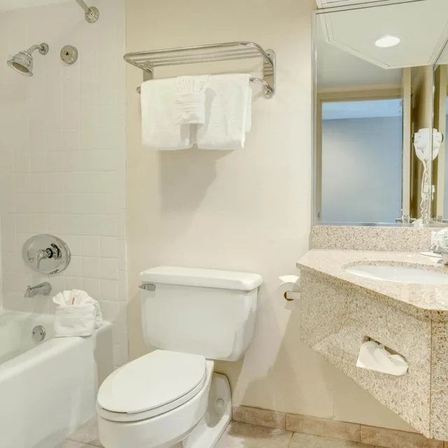 غرفة سوبيريور بسرير كينج، Days Hotel by Wyndham Toms River Jersey Shore 4/4