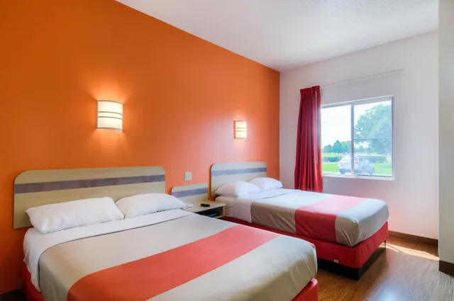 غرفة قياسية بسريرين كوين، Motel6 Lakeville, MN - South - Lakeville 3/5