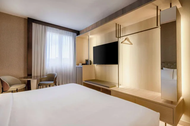 Room, Queen Bed, Ac Hotel Firenze By Marriott 6/10
