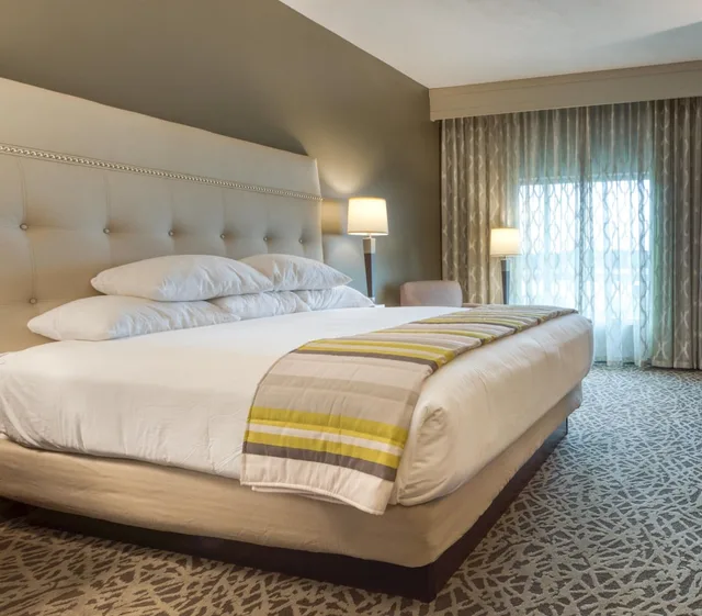 غرفة بسرير كينج في طابق مرتفع، Drury Inn Suites Pittsburgh Airport Settlers Ridge 1/5