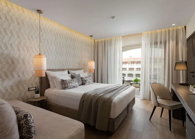 غرفة سوبيريور بإطلالة على المسبح، Theartemis Palace 4/10