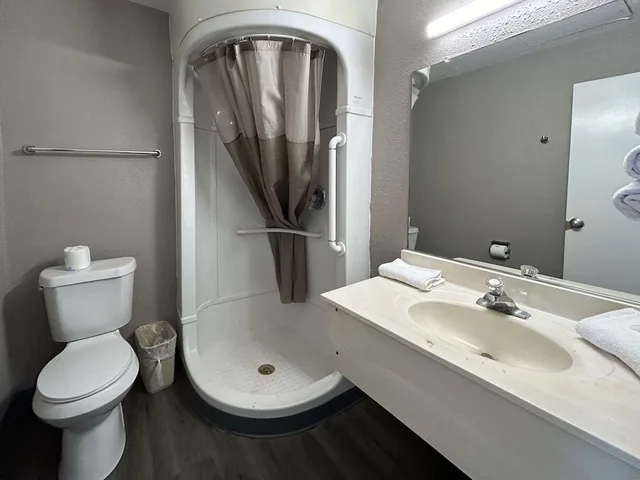 غرفة قياسية بسرير مزدوج، Studio6 Lubbock, TX 4/4