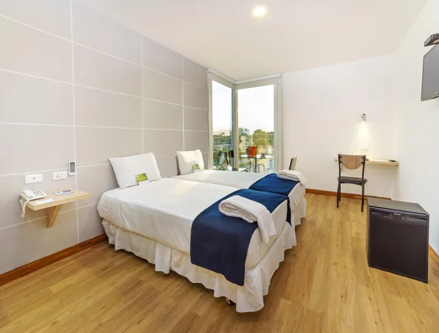 Room, Twin Beds, Street View، Hotel Lp Equipetrol 2/4
