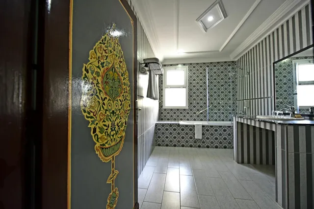 غرفة ثلاثية، Fes Inn 1/1