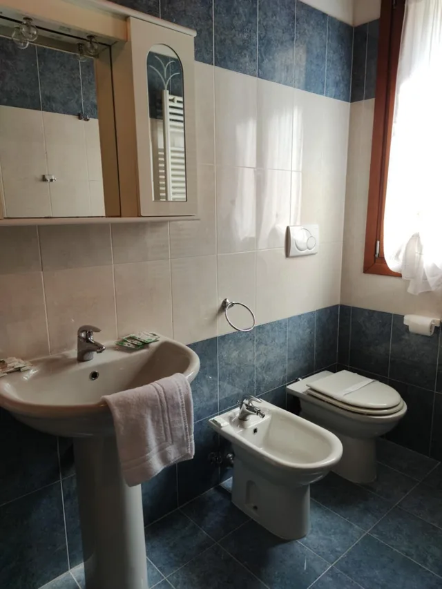استوديو، Alberghiera Venezia 2/2