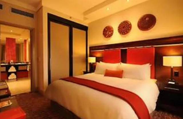 جناح جونيور، Mondior Emperors Palace 1/3