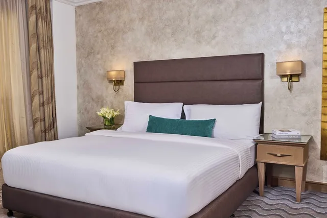 جناح بسرير كينج بغرفة نوم واحدة، Gefinor Rotana Hotel Beirut 2/6