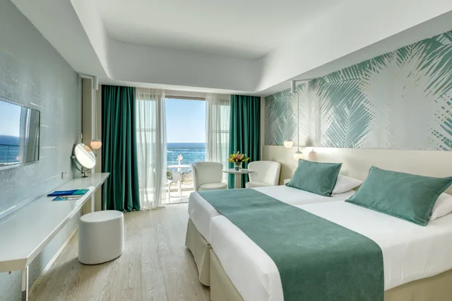 غرفة سوبيريور مفردة بإطلالة على البحر، Ivi Mare - Designed for Adults by Louis Hotels 1/12