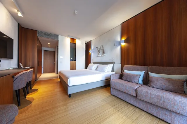 جناح جونيور بسرير كوين بإطلالة على البحيرة، Hotel Ocelle Thermae & Spa 10/10
