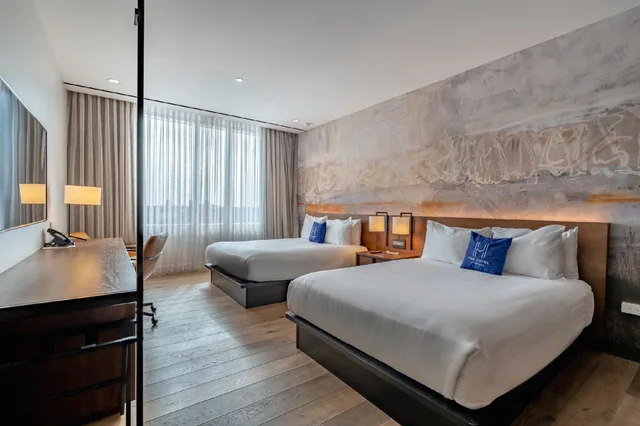 غرفة بسريرين كوين لذوي الإعاقة، The Hotel At Midtown 1/1