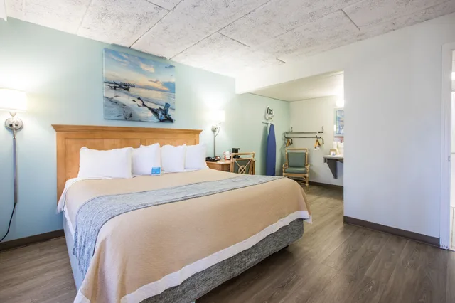 غرفة بسرير كينج لذوي الإعاقة، Days Inn & Suites By Wyndham Jekyll Island 3/5