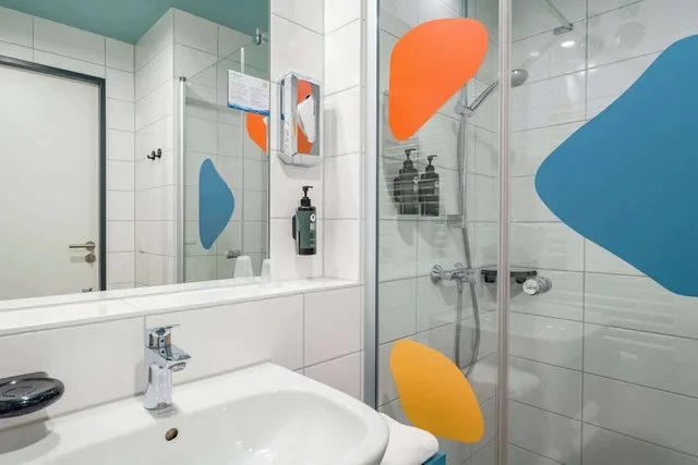 غرفة ديلوكس بسرير كوين، Ramada Encore by Wyndham Munich Messe 4/5