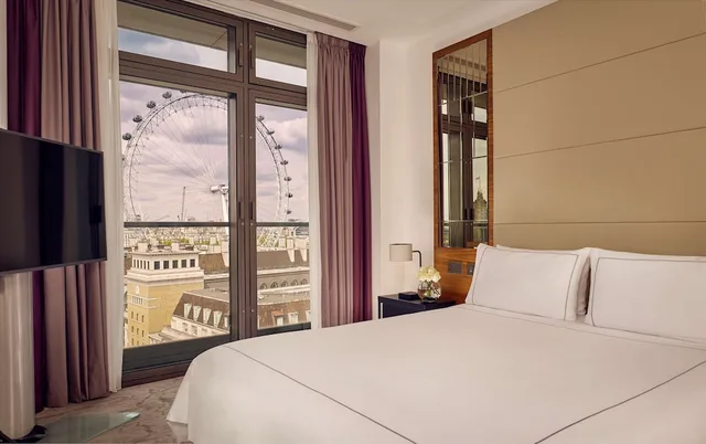 Junior Suite, Double Bed, London Eye View، Park Plaza County Hall London 1/5