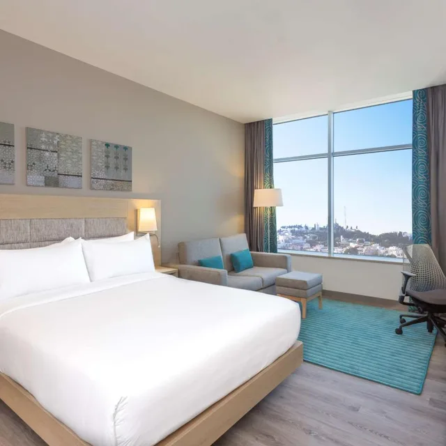 غرفة عائلية بسرير كوين مع أريكة، Hilton Garden Inn Tanger City Center 1/7
