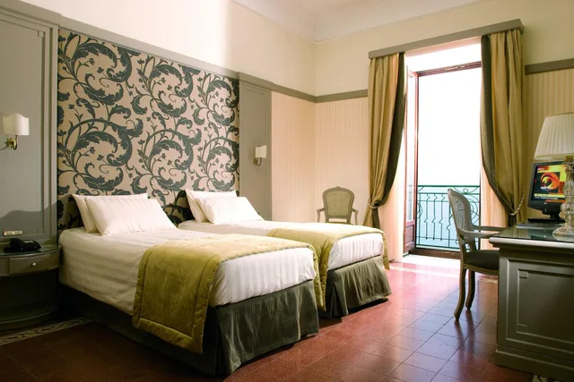 غرفة سوبيريور بسرير مزدوج بإطلالة على البحر، Grand Hotel Europa Palace 2/3