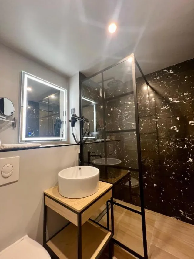 غرفة قياسية بسريرين منفصلين بحوض استحمام، Sure Hotel by Best Western Dijon Sud 8/10