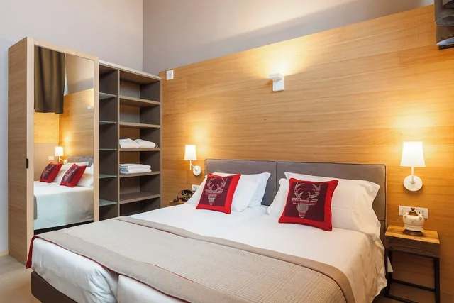 2 Bedrooms, Master, Executive, Suite, Twin Beds, Queen Bed, Sofa، Hotel Excelsior Planet 5/10