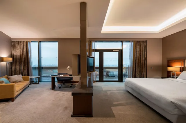 غرفة كلوب بسرير مزدوج بشرفة، Sheraton Grand Istanbul Atasehir 2/4