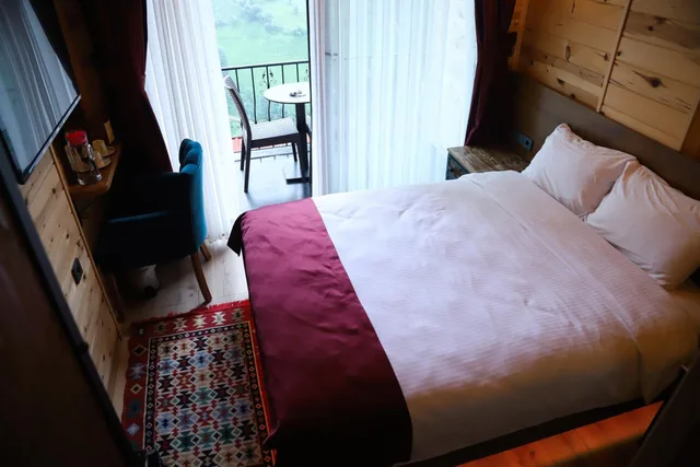 غرفة ديلوكس بسرير مزدوج أو سريرين منفصلين بإطلالة على النهر، Yamacda Suit Otel 3/5