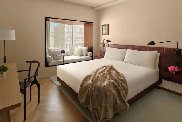 Deluxe, King Bed, The Barcelona Edition 1/3