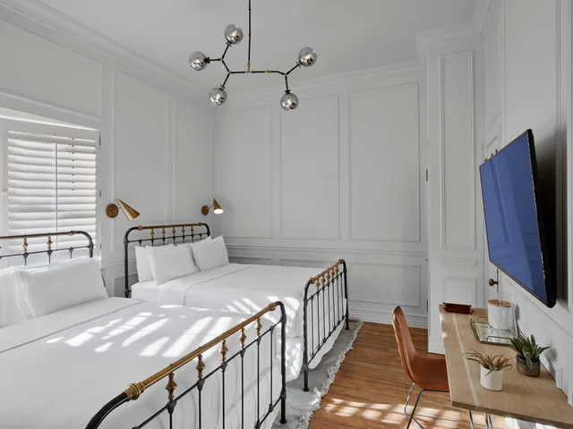 Premium, 2 Queen Beds, Life Hotel New York 2/6