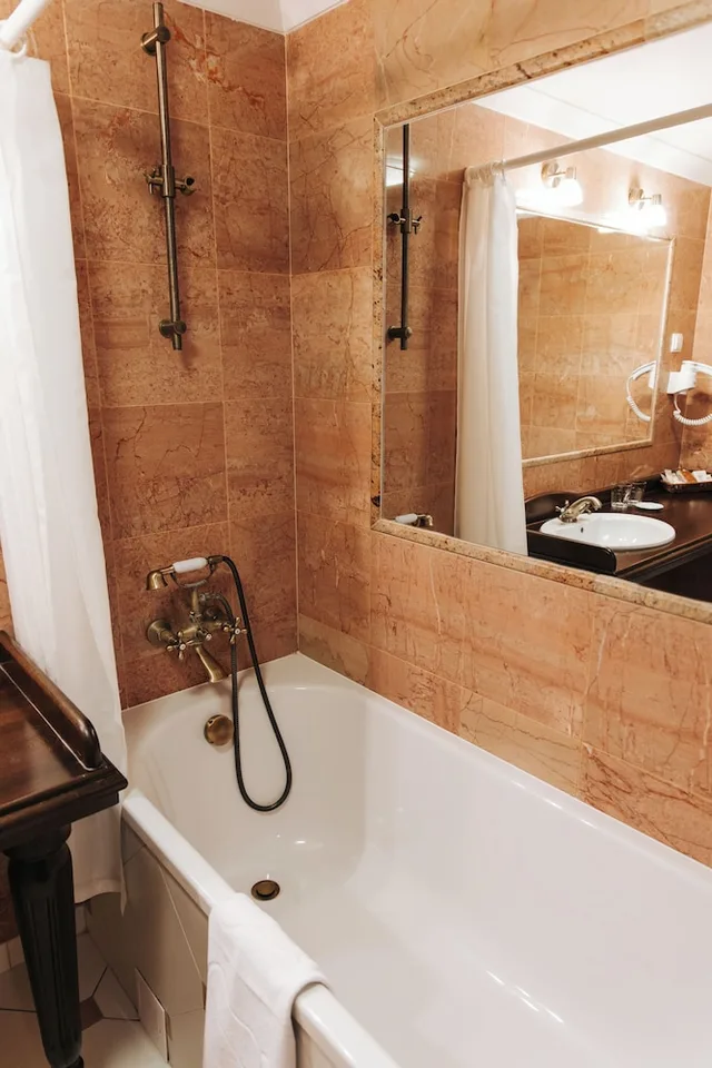 1 Bedroom, Junior Suite, Queen Bed, Dwor Sierakow 1/3