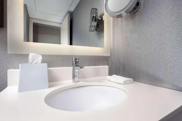 Room, Multiple Beds، DoubleTree by Hilton Manhattan, KS 3/3