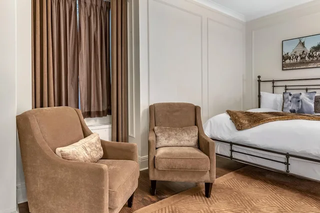 غرفة قياسية بسريرين كوين، The Fort Garry Hotel Spa and Conference Centre Ascend Hotel Collection 2/5