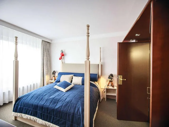 جناح، Mercure Hotel Riesa Dresden Elbland 1/2