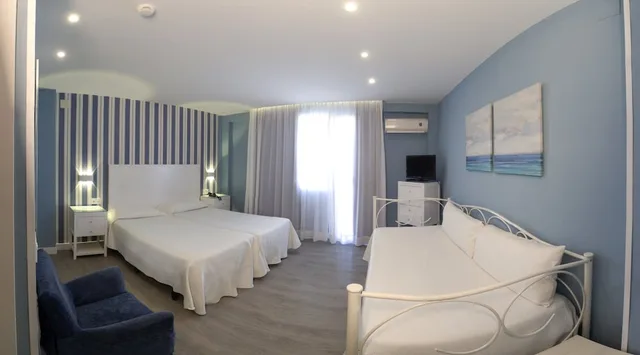 غرفة قياسية ثلاثية، La Barracuda Hotel 3/10