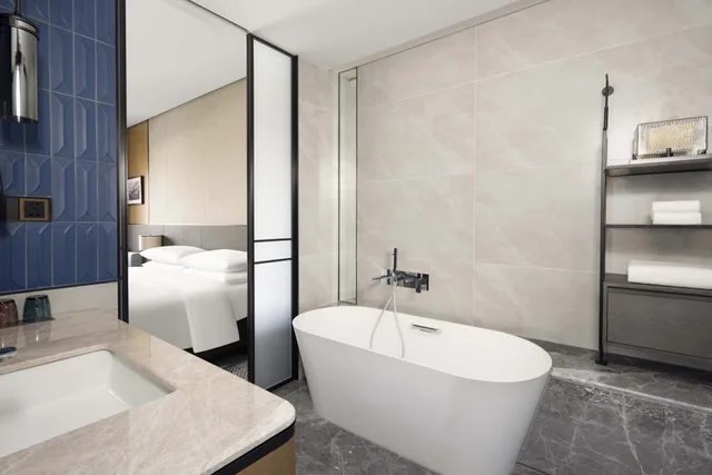 غرفة بسرير كينج بإطلالة على الجبل، Sheraton Pujiang 4/4