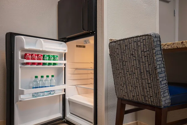 جناح بسرير كينج بإطلالة على المسبح بشرفة بمطبخ، Hampton Inn And Suites el Paso Airport 8/8