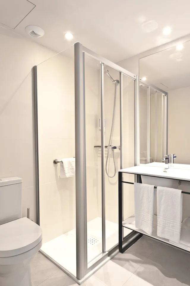 شقة بسريرين منفصلين وسرير بطابقين بشرفة بغرفتي نوم مع أريكة، Ryans Ibiza Apartments Adults Only 3/3