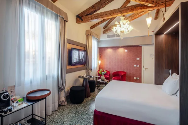 جناح جونيور بشرفة بإطلالة، Palazzo Barocci Venezia 4/10