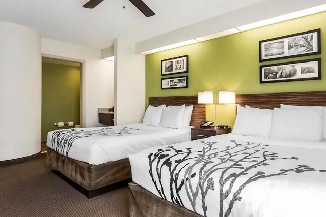 غرفة قياسية بسريرين كوين، Sleep Inn Charleston - West Ashley 1/3