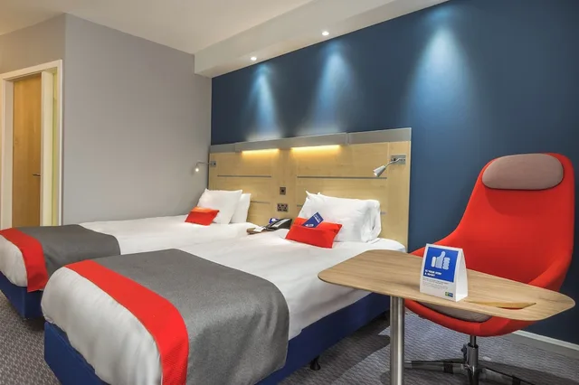 Standard, Twin Beds, Holiday Inn Express Kettering 5/7