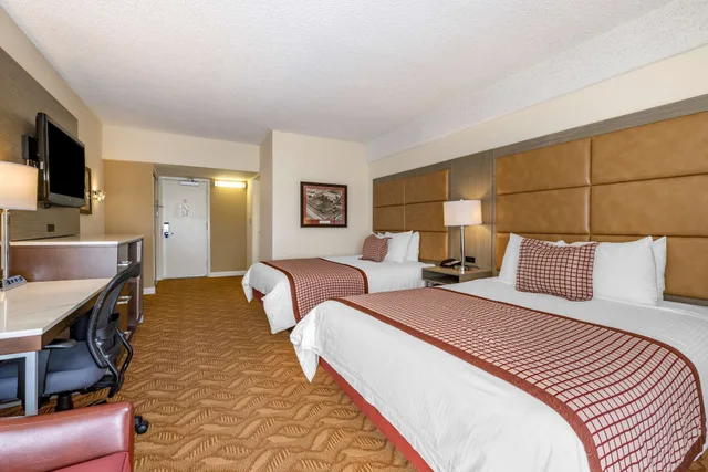 Standard, 2 Queen Beds, Patio, Accessible, Best Western Plus Thousand Oaks Inn 1/4