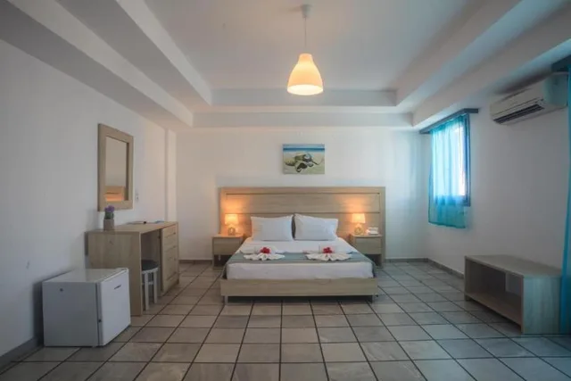 غرفة بسرير مزدوج بإطلالة جزئية على البحر، Marilisa Hotel 1/1