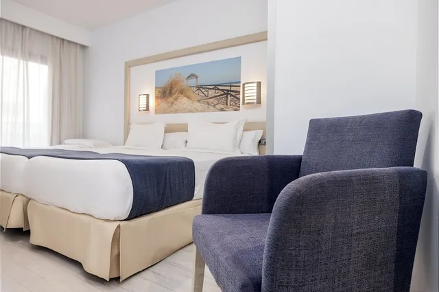 غرفة ثلاثية بسريرين منفصلين، Hotel Spa Cadiz Plaza 5/6